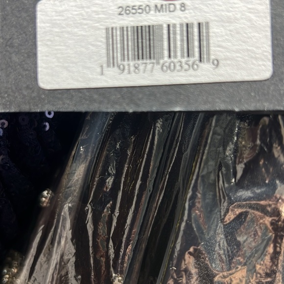 IEENA FOR MAC DUGGAL NWT 26550 Sequined Drop Shoulder Gown - Picture 10 of 10